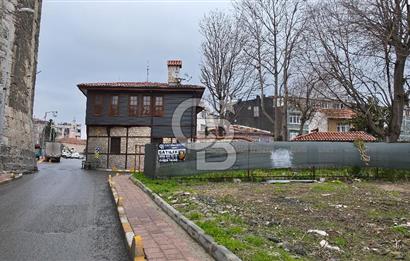 Yedikule'de 201m2, Projesi Onaylı, 2.Derece Tarihi Eser Arsa