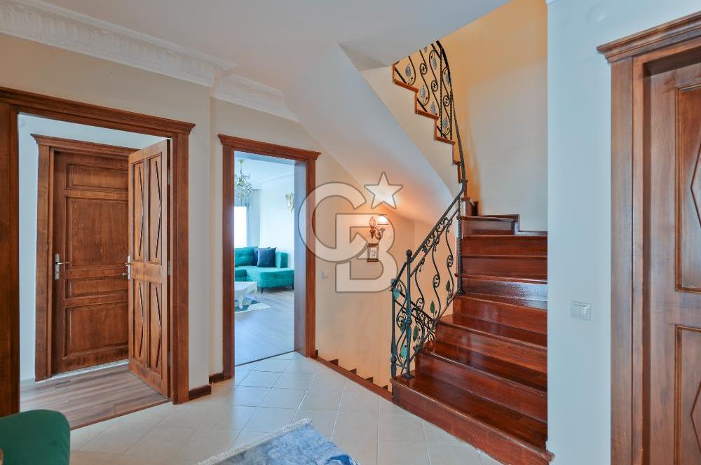 Hadımköy Yeşilbayır'da Site içi Eşyalı 6+1 Villa