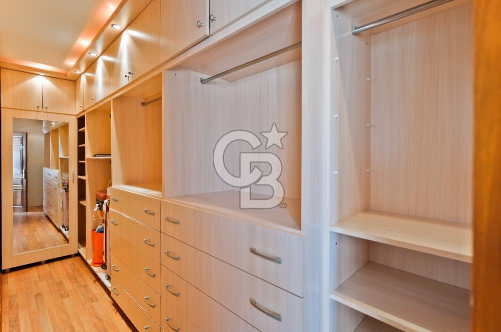 Hadımköy Yeşilbayır'da Site içi Eşyalı 6+1 Villa