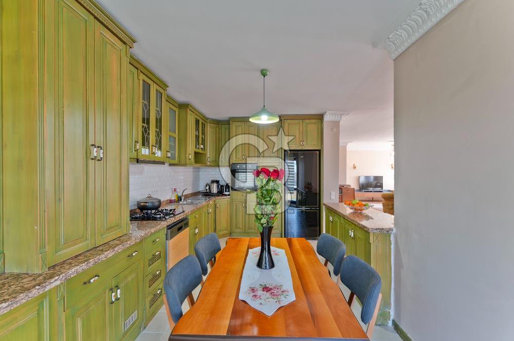 Hadımköy Yeşilbayır'da Site içi Eşyalı 6+1 Villa