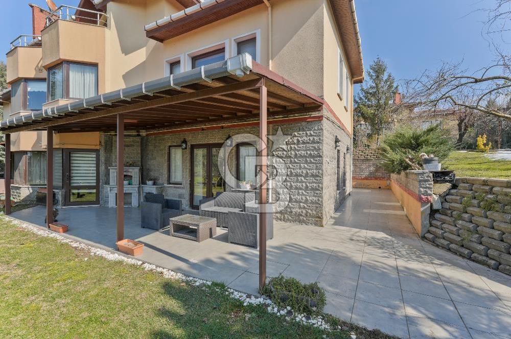 Hadımköy Yeşilbayır'da Site içi Eşyalı 6+1 Villa