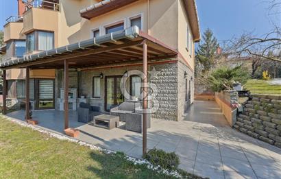 Hadımköy Yeşilbayır'da Site içi Eşyalı 6+1 Villa