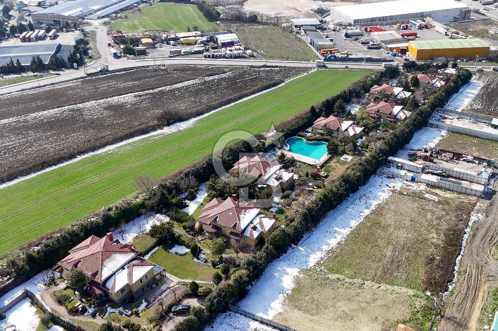 Hadımköy Yeşilbayır'da Site içi Eşyalı 6+1 Villa