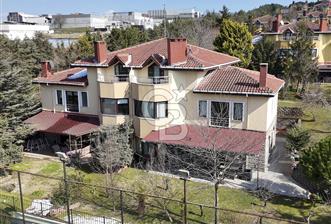 Hadımköy Yeşilbayır'da Site içi Eşyalı 6+1 Villa