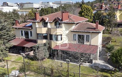 Hadımköy Yeşilbayır'da Site içi Eşyalı 6+1 Villa