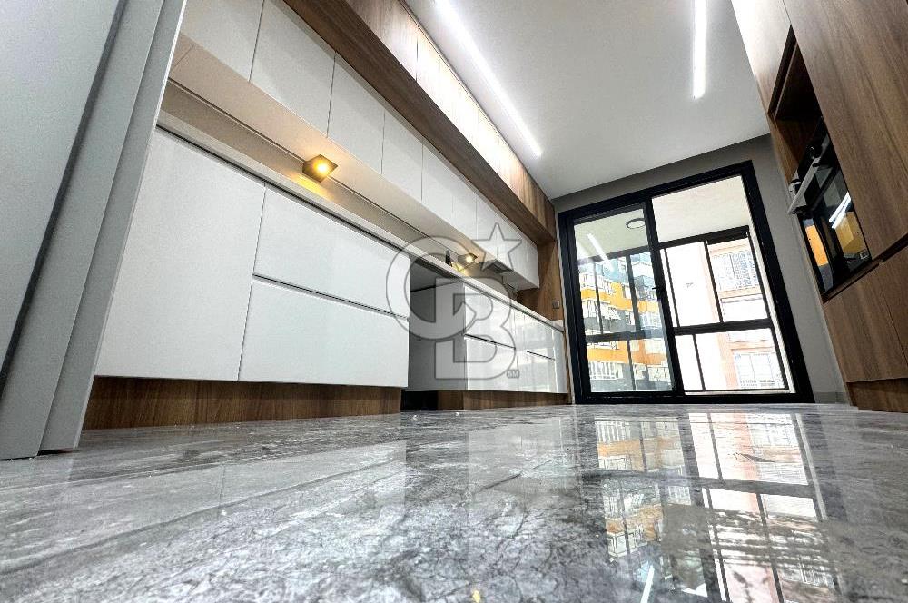 EDREMİT'TE MODERN TASARIMLI SATILIK LÜX 3+1 DAİRE