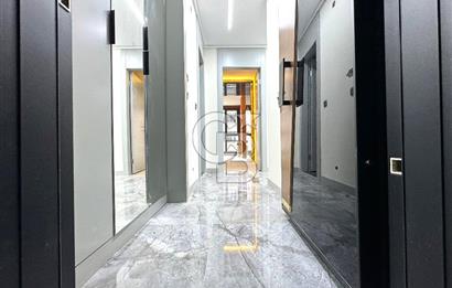 EDREMİT'TE MODERN TASARIMLI SATILIK LÜX 2+1 DAİRE