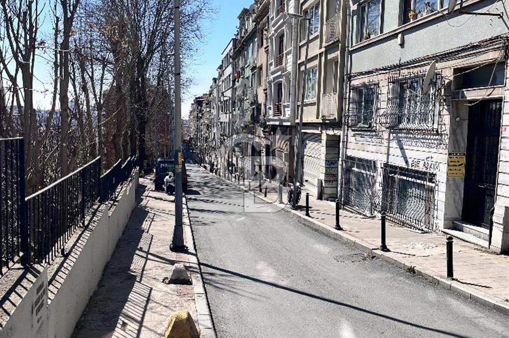 Kurtuluşta Metroya Yakın Manzaralı 2+1 Kiralık Daire  