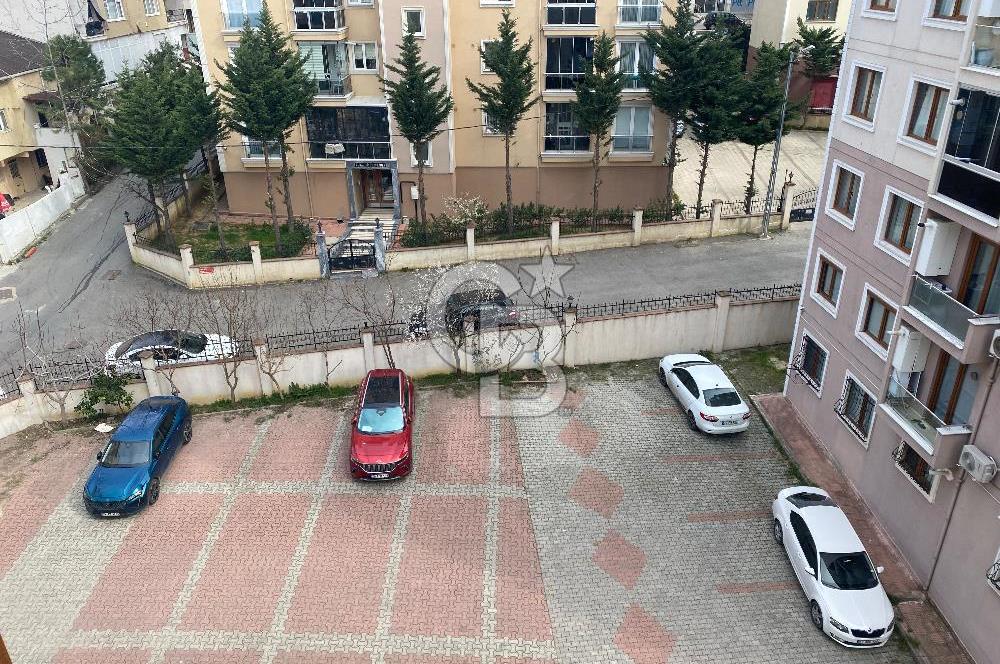 METROYA YÜRÜME MESAFESİNDE GENİŞ KULLANIM ALANLI 4+1