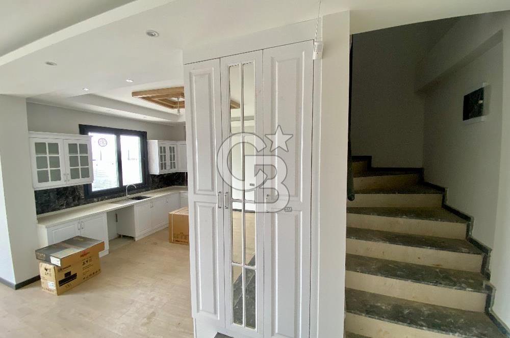 Ayrancılar Havuzlu Site İçerisinde Satılık Villa 