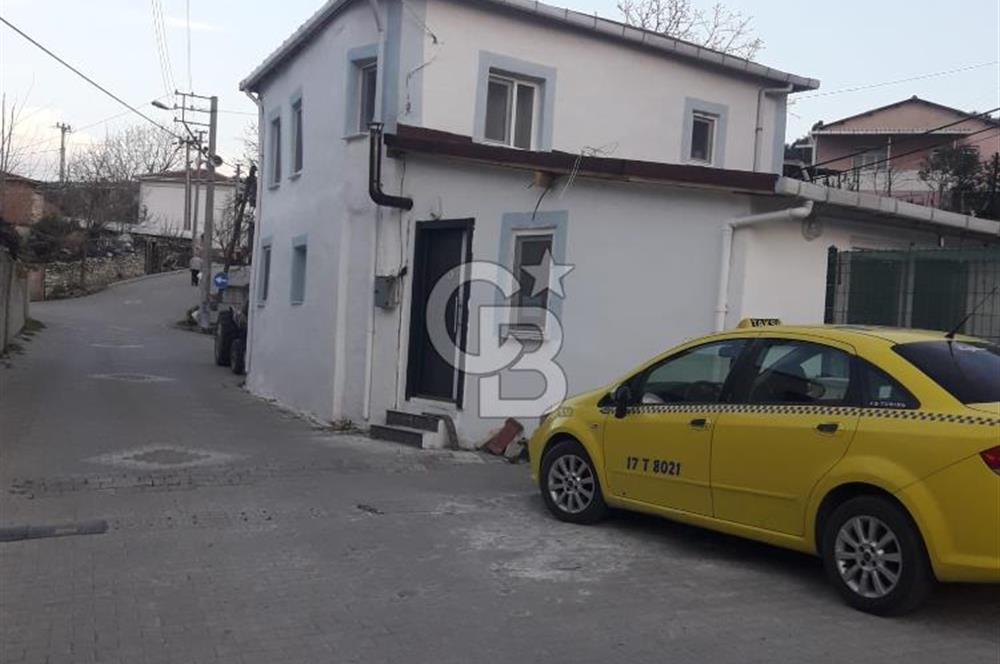 UMURBEY'DE 4+1 İKİ KATLI SATILIK BAKIMLI TAŞ EV