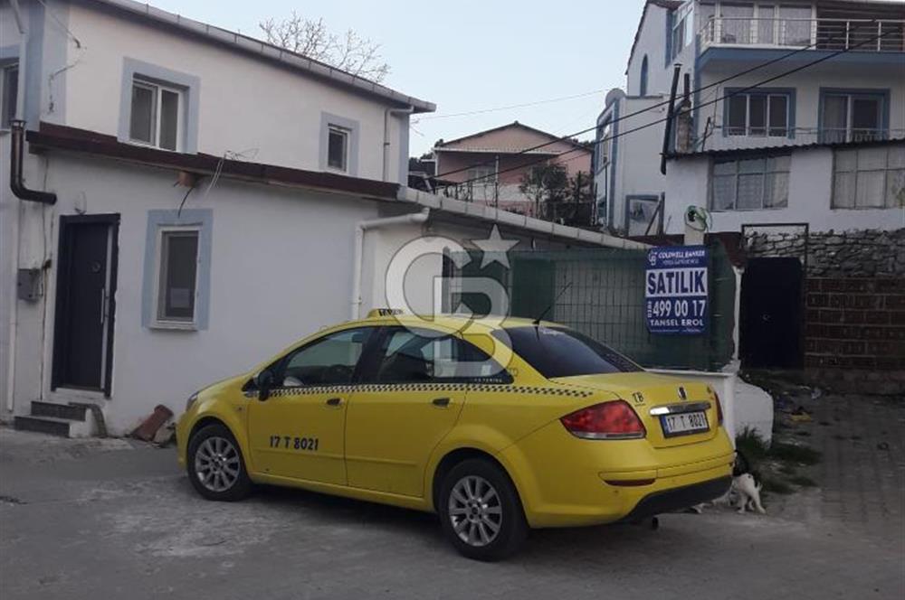 UMURBEY'DE 4+1 İKİ KATLI SATILIK BAKIMLI TAŞ EV