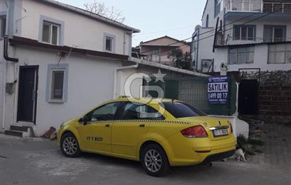 UMURBEY'DE 4+1 İKİ KATLI SATILIK BAKIMLI TAŞ EV