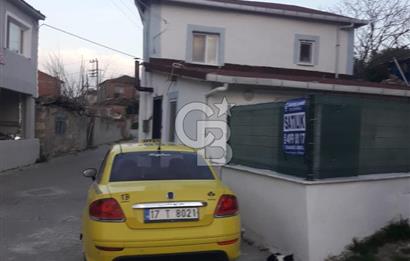 UMURBEY'DE 4+1 İKİ KATLI SATILIK BAKIMLI TAŞ EV