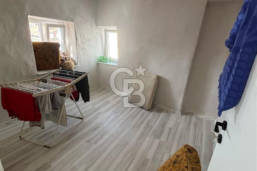 UMURBEY'DE 4+1 İKİ KATLI SATILIK BAKIMLI TAŞ EV