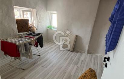 UMURBEY'DE 4+1 İKİ KATLI SATILIK BAKIMLI TAŞ EV