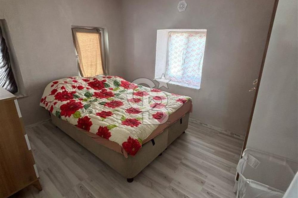 UMURBEY'DE 4+1 İKİ KATLI SATILIK BAKIMLI TAŞ EV
