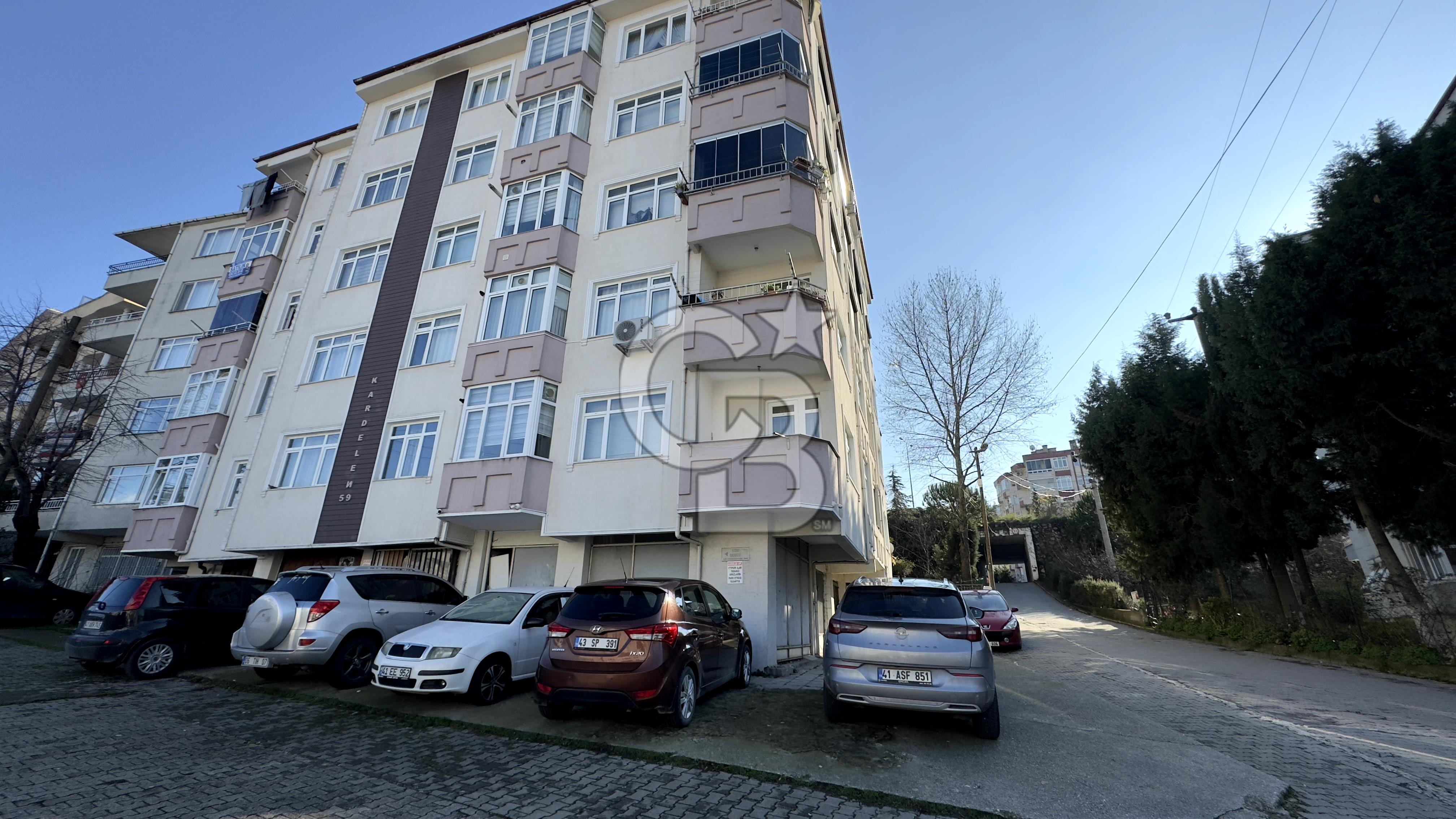 DEĞİRMENDERE'DE DENİZ MANZARALI 3+1, 125 M2 SATILIK ARAKAT DAİRE