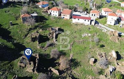Karaburun Parlak Mahallesi'nde 250 m2 Yıkık Taş Ev ve Avlusu