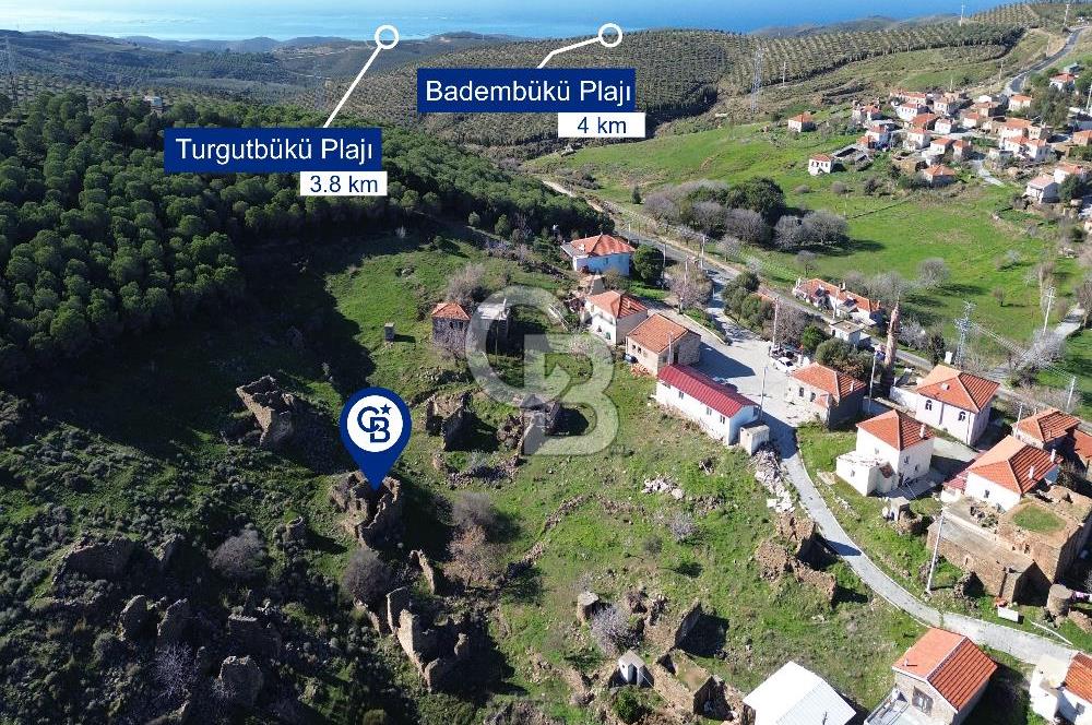 Karaburun Parlak Mahallesi'nde 250 m2 Yıkık Taş Ev ve Avlusu