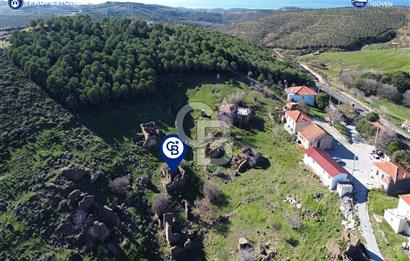 Karaburun Parlak Mahallesi'nde 250 m2 Yıkık Taş Ev ve Avlusu