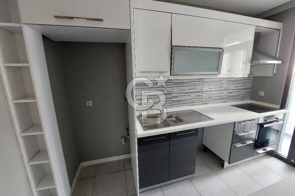 Pendik Portre Sahil sitesinde satılık uygun fırsat boş 2+1 daire