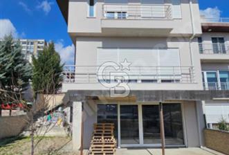 Yaşamkent Merkezinde Marka Projelerin Arasında Yapılı Villa
