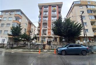 Cevizli mah.13 yıllık bina arakat balkonlu 2+1 brüt 70 m2 !