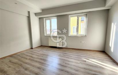 Değirmenönü'nde Çınara Yakın 186 M² Ara Kat Satılık 4+1 Daire