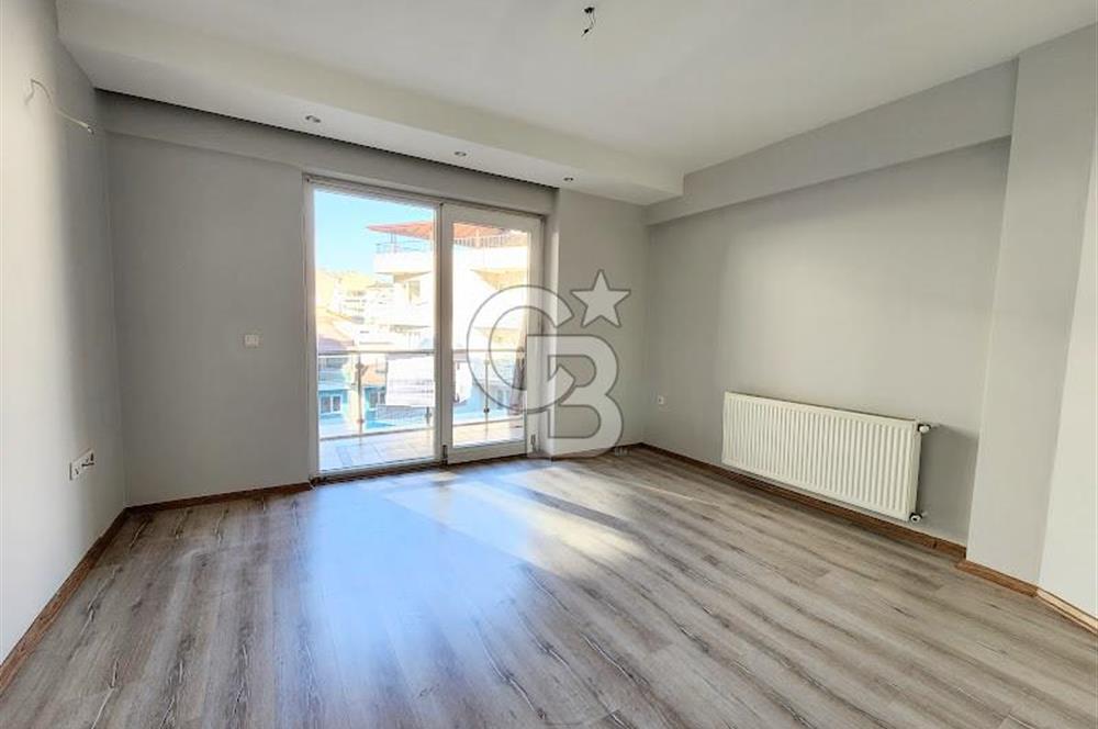 Değirmenönü'nde Çınara Yakın 186 M² Ara Kat Satılık 4+1 Daire