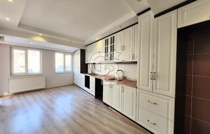 Değirmenönü'nde Çınara Yakın 186 M² Ara Kat Satılık 4+1 Daire