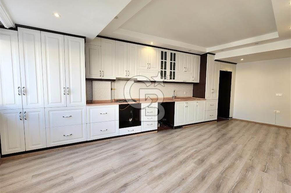 Değirmenönü'nde Çınara Yakın 186 M² Ara Kat Satılık 4+1 Daire