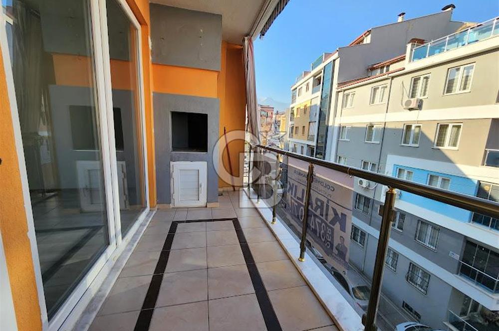 Değirmenönü'nde Çınara Yakın 186 M² Ara Kat Satılık 4+1 Daire
