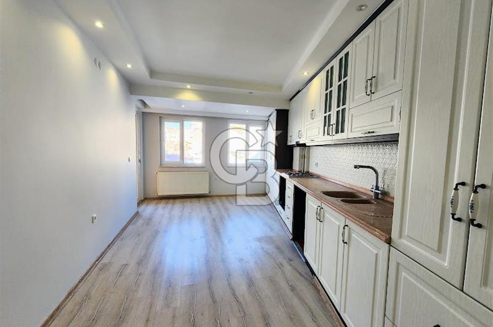 Değirmenönü'nde Çınara Yakın 186 M² Ara Kat Satılık 4+1 Daire