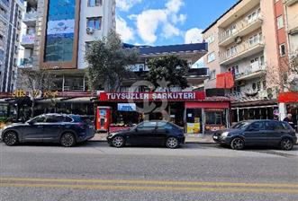 Kıbrıs Şehitleri Caddesi Üzeri Satılık Komple Bina 