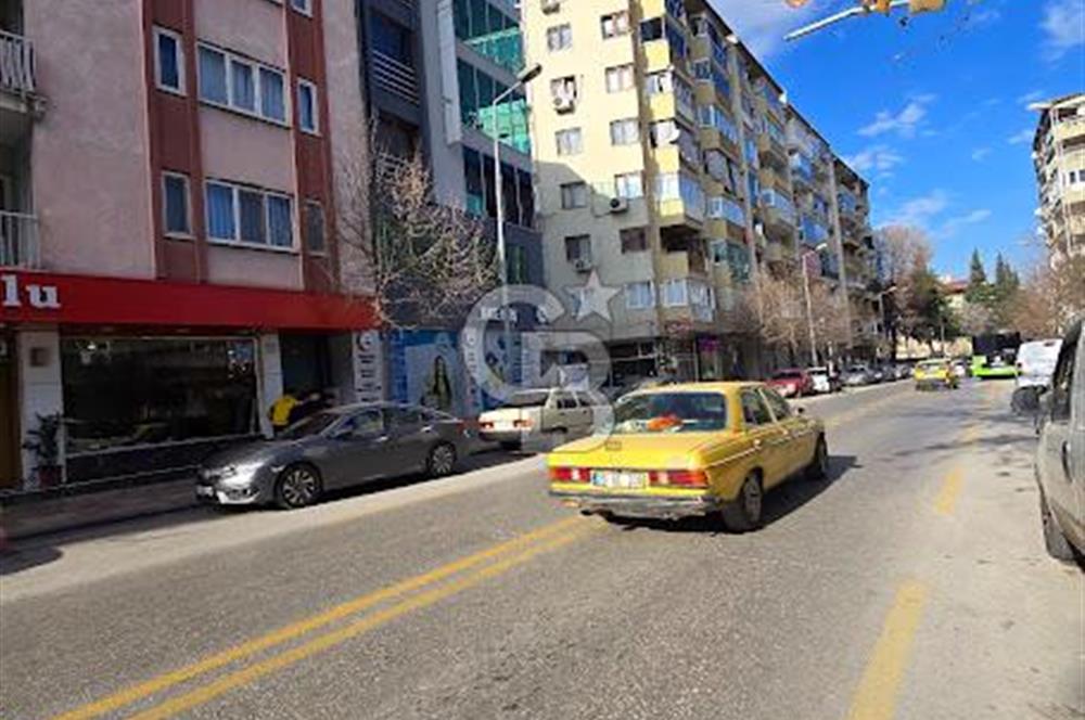 Kıbrıs Şehitleri Caddesi Üzeri Satılık Komple Bina 