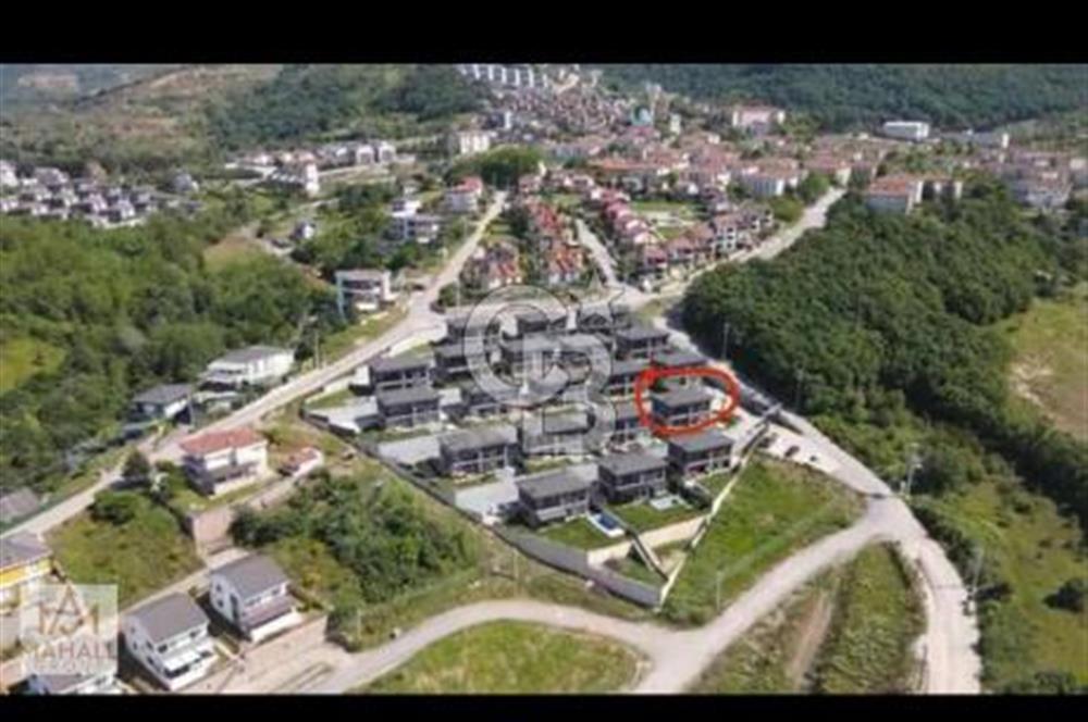 CB MAHALLDEN BAŞİSKELE DAMLARDA HAVUZLU 4+1 LÜKS VİLLA