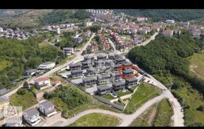 CB MAHALLDEN BAŞİSKELE DAMLARDA HAVUZLU 4+1 LÜKS VİLLA