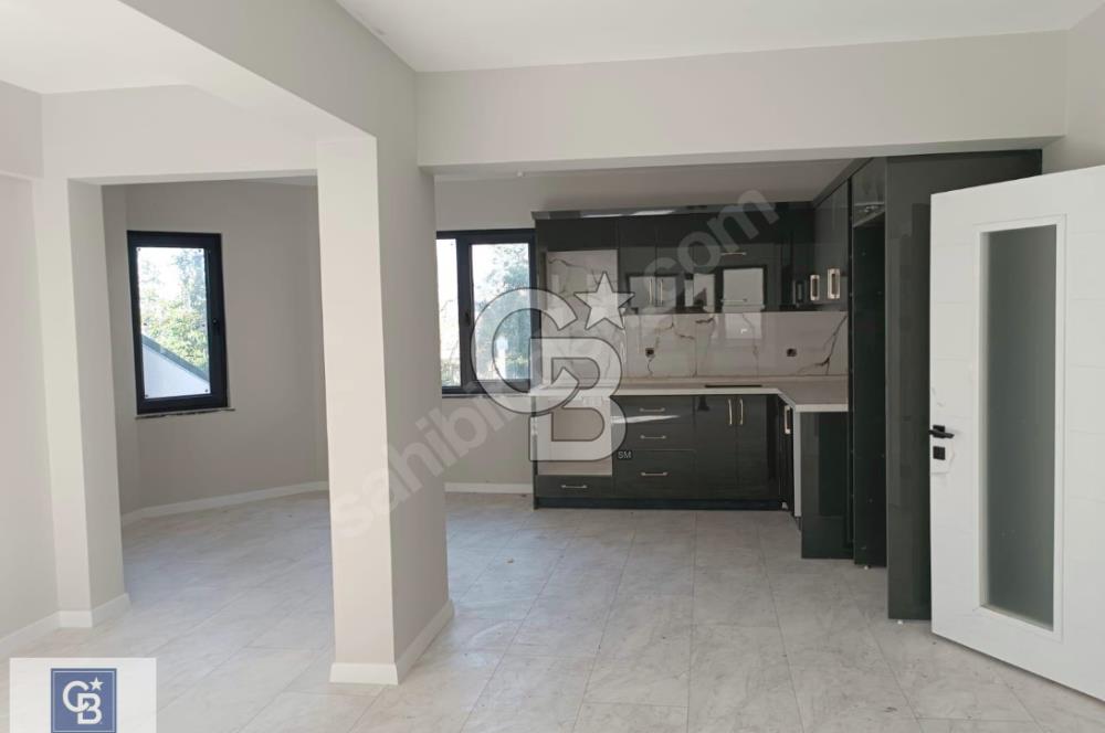 SAPANCA YOLU ÜZERİNDE 8+1 VİLLA VE DÜKKANI SATILIKTIR