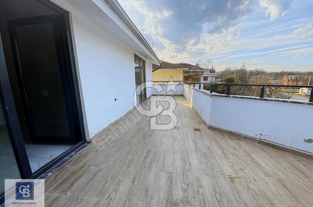 SAPANCA YOLU ÜZERİNDE 8+1 VİLLA VE DÜKKANI SATILIKTIR