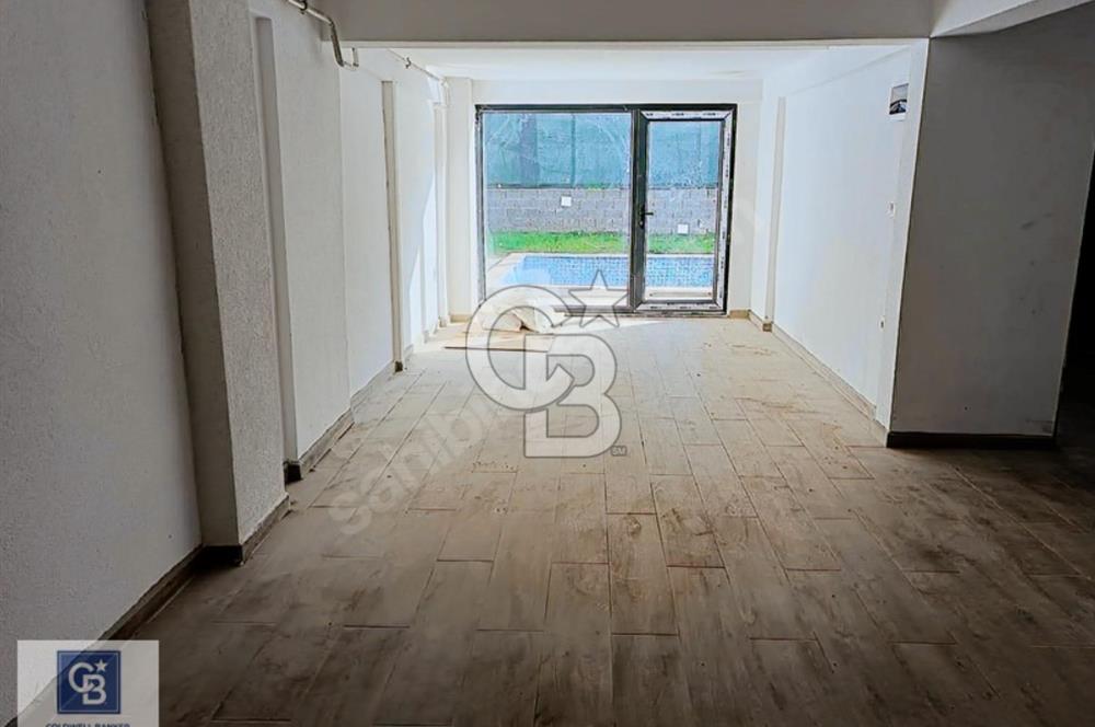 SAPANCA YOLU ÜZERİNDE 8+1 VİLLA VE DÜKKANI SATILIKTIR