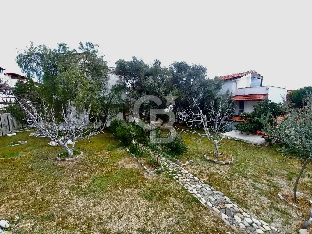 ÇÖKERTME'DE GENİŞ BAHÇELİ VE EŞYALI MÜSTAKİL YAZLIK