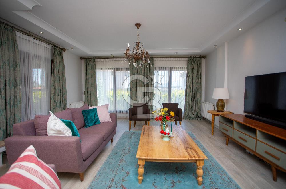 İzmir, Kemalpaşa, Çiniliköy 6+1 Satılık Villa