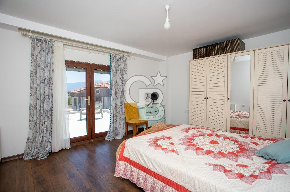 İzmir, Kemalpaşa, Çiniliköy 6+1 Satılık Villa