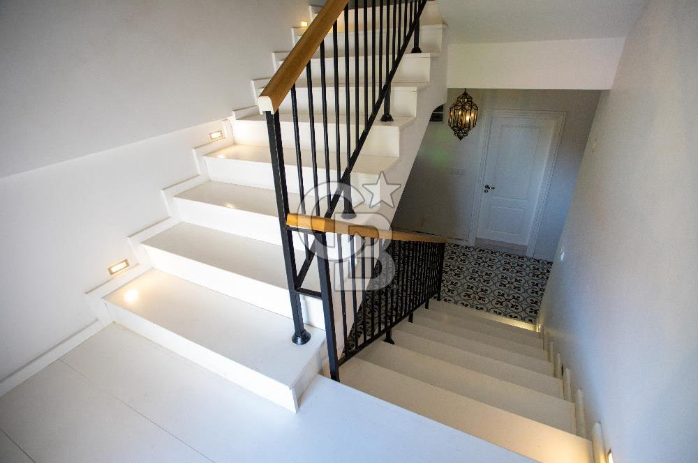 İzmir, Kemalpaşa, Çiniliköy 6+1 Satılık Villa