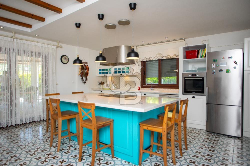 İzmir, Kemalpaşa, Çiniliköy 6+1 Satılık Villa