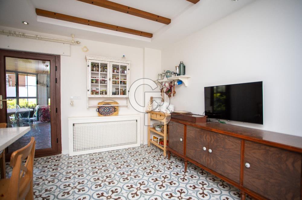 İzmir, Kemalpaşa, Çiniliköy 6+1 Satılık Villa