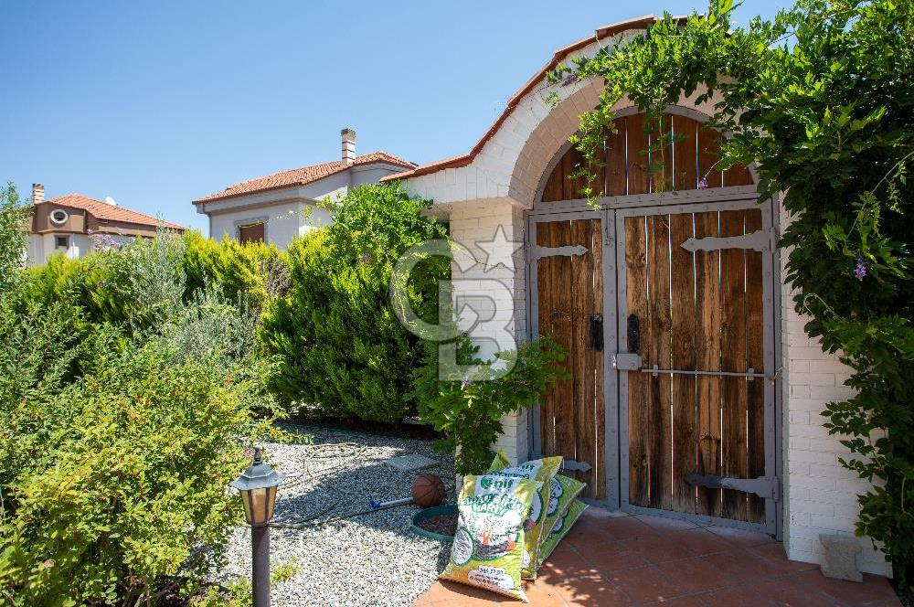 İzmir, Kemalpaşa, Çiniliköy 6+1 Satılık Villa