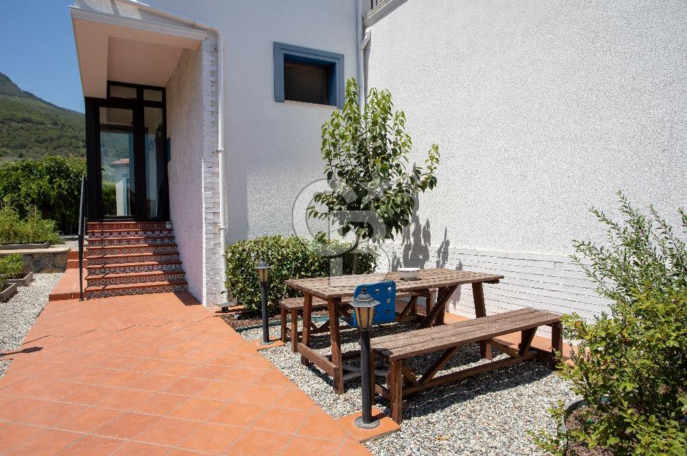İzmir, Kemalpaşa, Çiniliköy 6+1 Satılık Villa