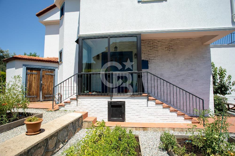 İzmir, Kemalpaşa, Çiniliköy 6+1 Satılık Villa